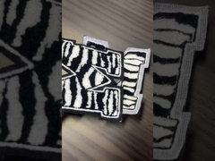 تکه های لباس