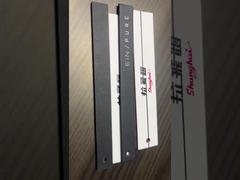 برچسب آویز لباس پلاستیکی شفاف با قفل فشاری برای برچسب‌گذاری لباس