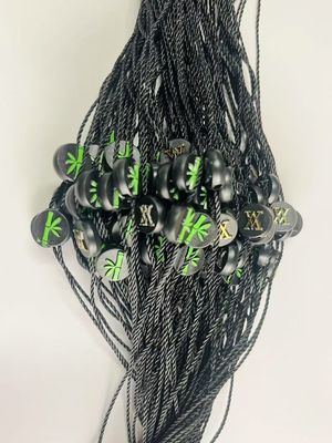 لباس آویزان آویزان پلاستکی برچسب رشته ی تثبیت کننده سیاه سبک وزن