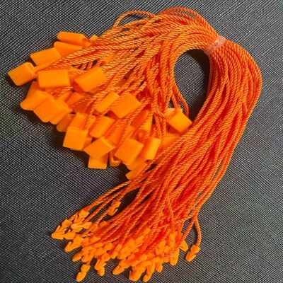 با پارچه نرم پاک کنید بست پلاستیکی برچسب طول استاندارد آویز تقریباً ۱۰ اینچ و برای نیازهای مختلف برچسب زنی آسان است